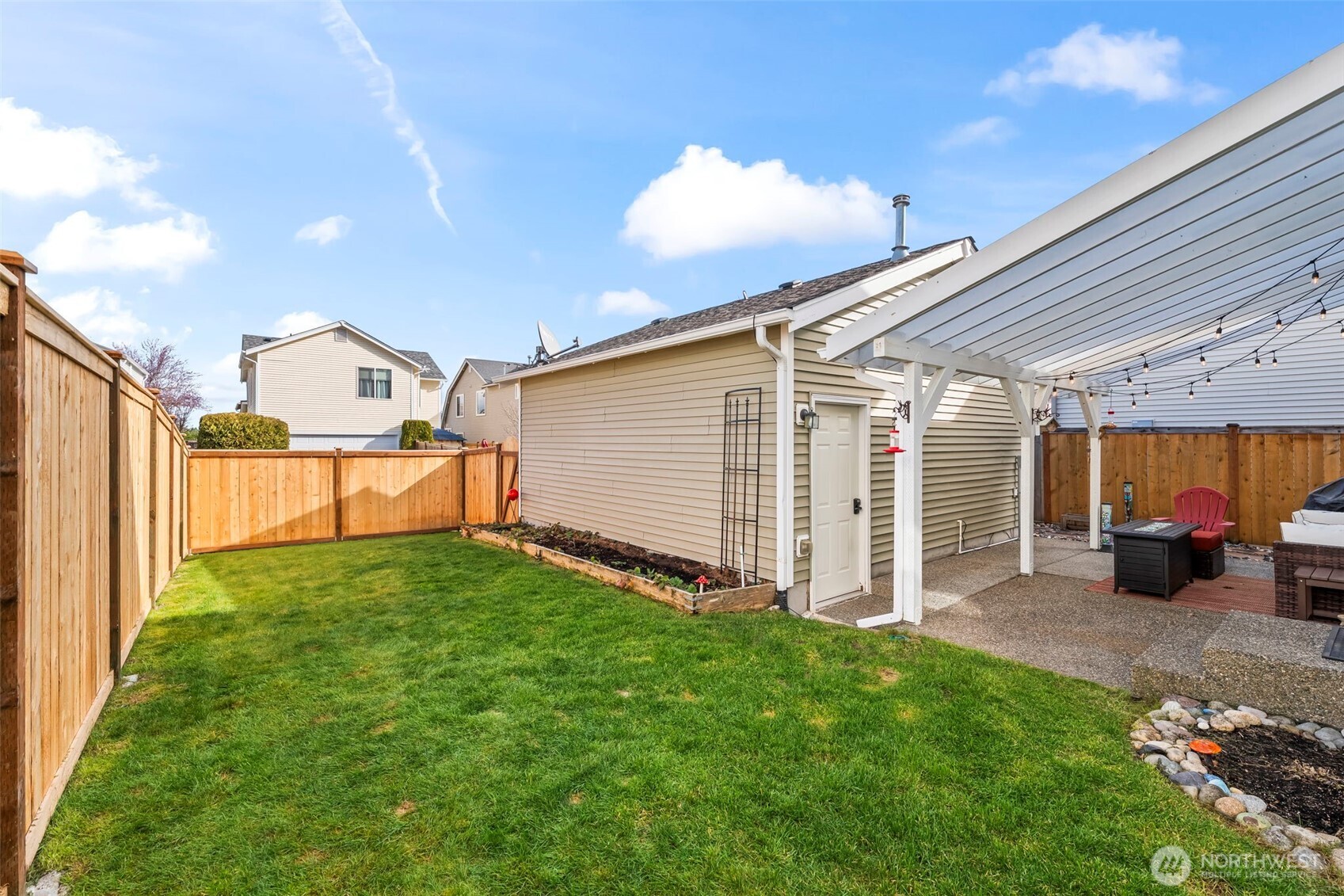 2886 Hannen Street , Dupont, WA 98327