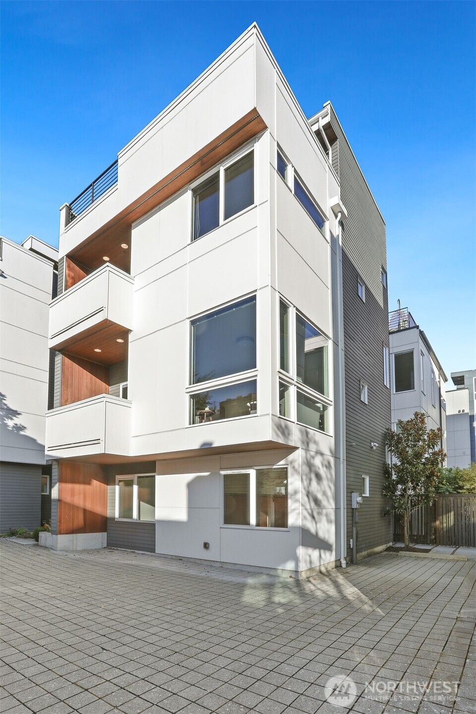 2426 B NW 64th , Seattle, WA 98107