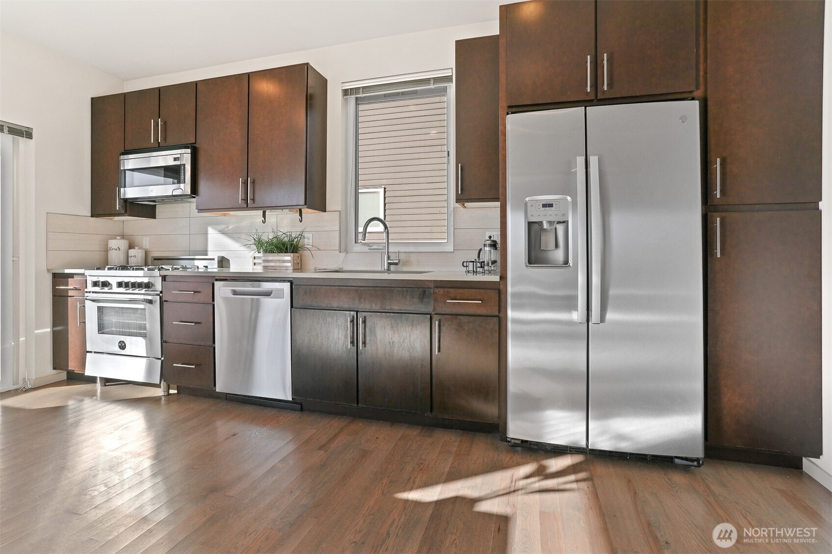 2426 B NW 64th , Seattle, WA 98107