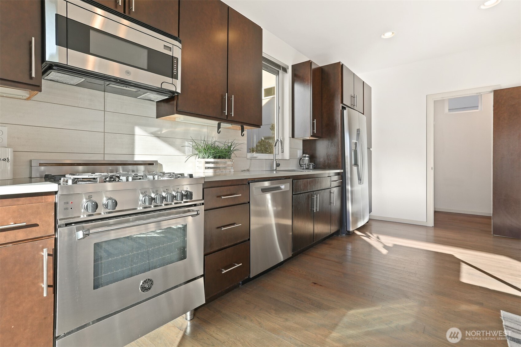 2426 B NW 64th , Seattle, WA 98107