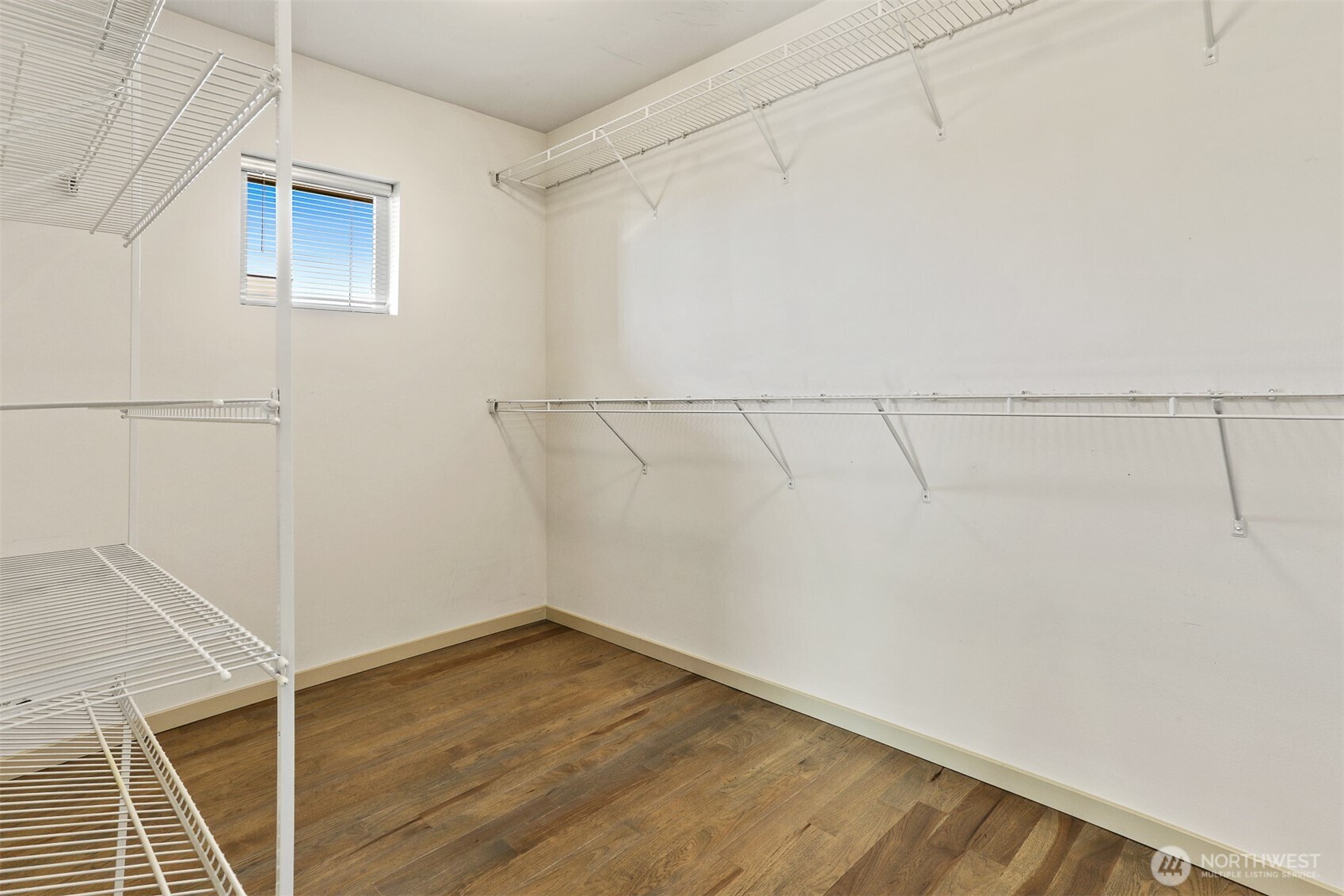 2426 B NW 64th , Seattle, WA 98107