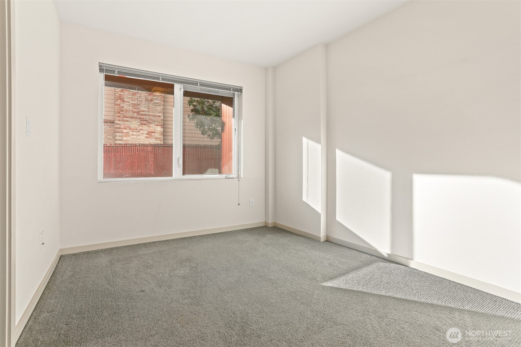 2426 B NW 64th , Seattle, WA 98107