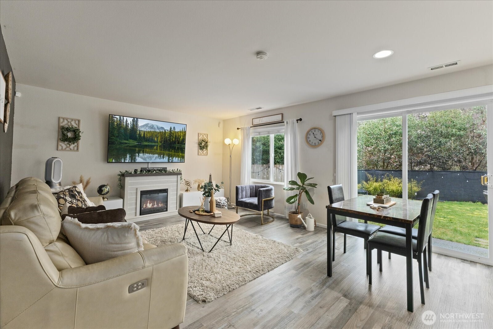 4405 E Roosevelt Avenue , Tacoma, WA 98404