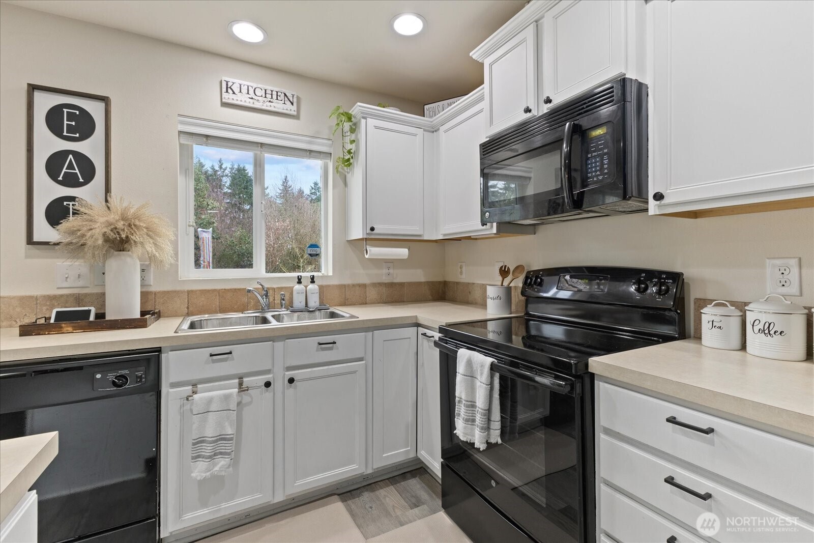 4405 E Roosevelt Avenue , Tacoma, WA 98404