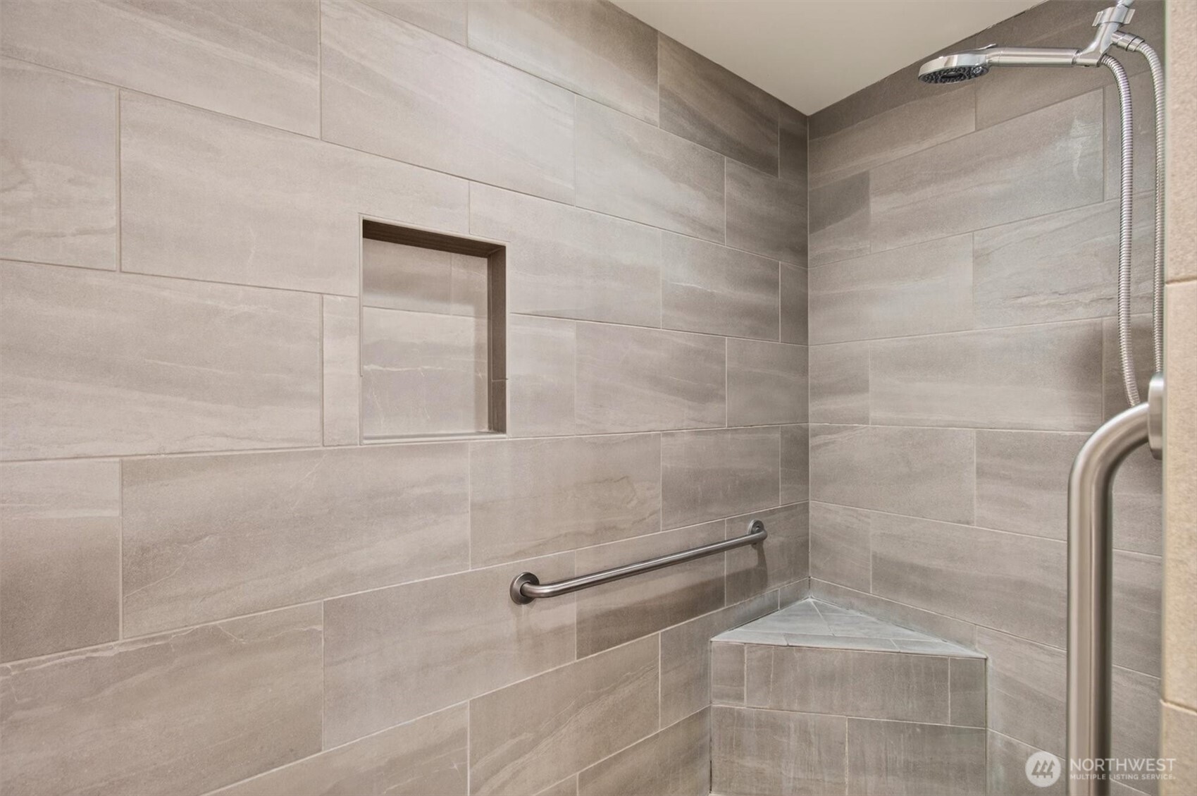 2926 37th Avenue , Longview, WA 98632