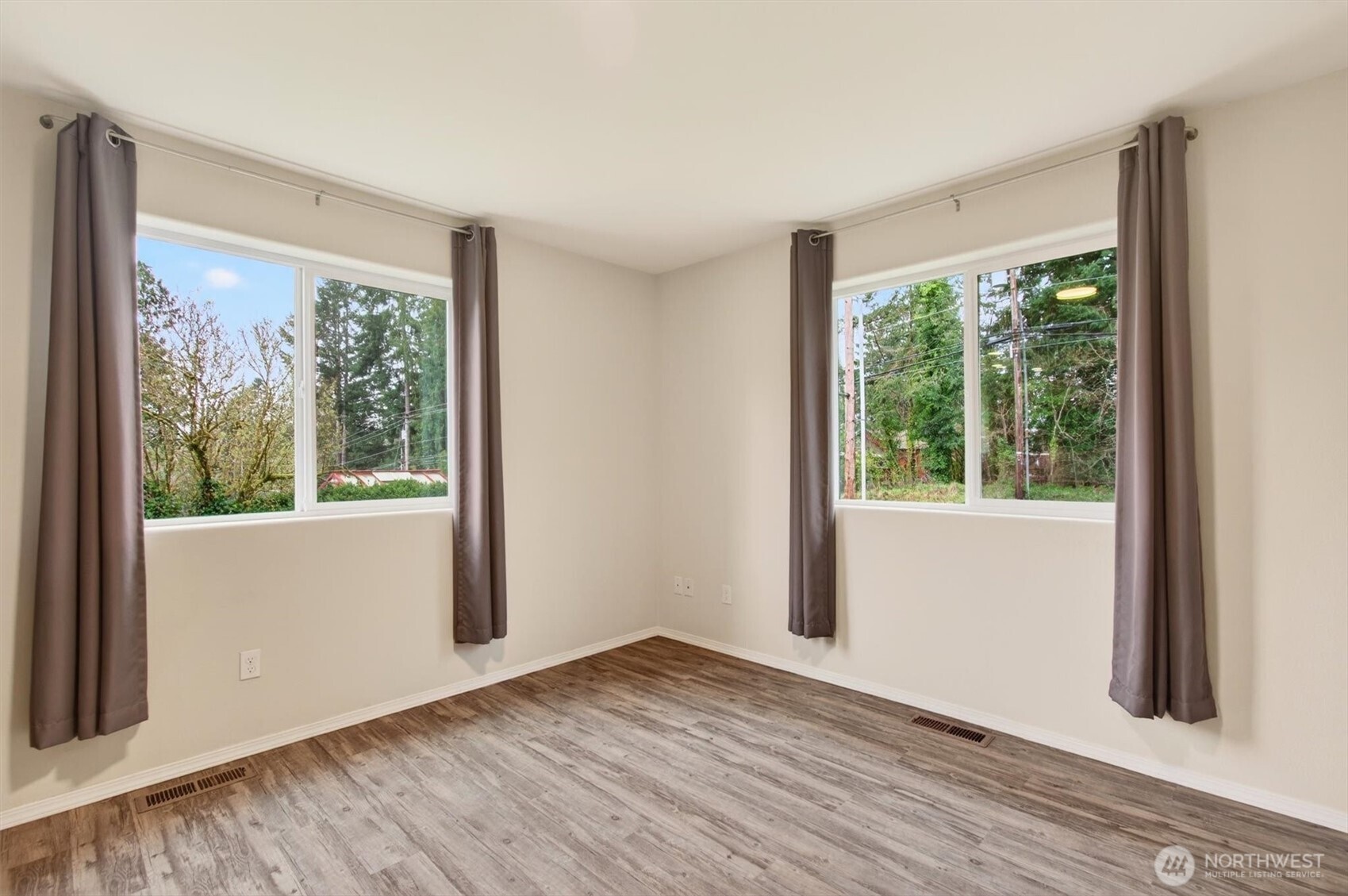 2926 37th Avenue , Longview, WA 98632