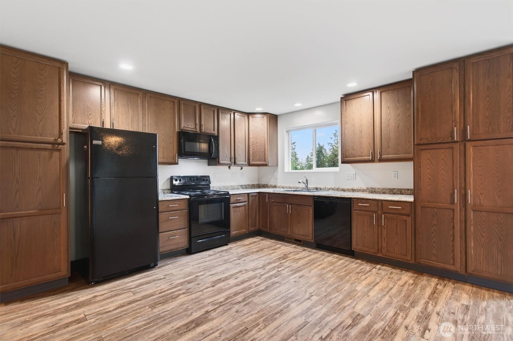 2926 37th Avenue , Longview, WA 98632