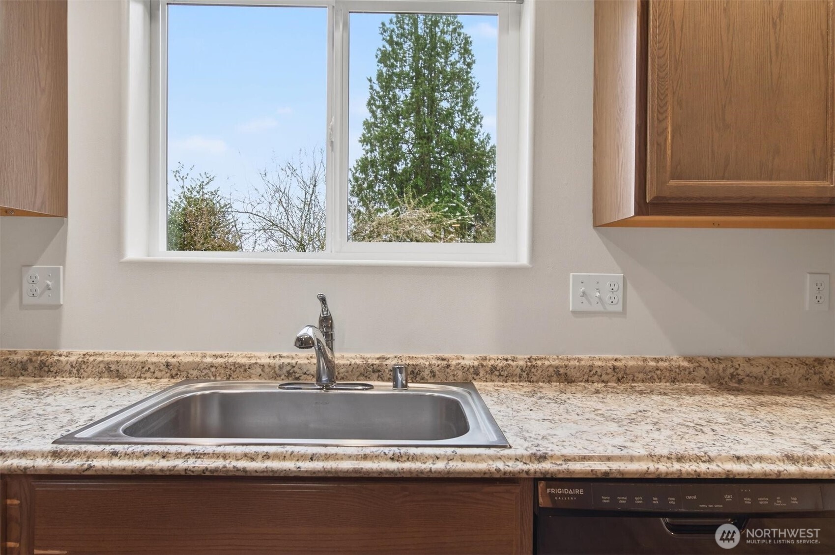 2926 37th Avenue , Longview, WA 98632