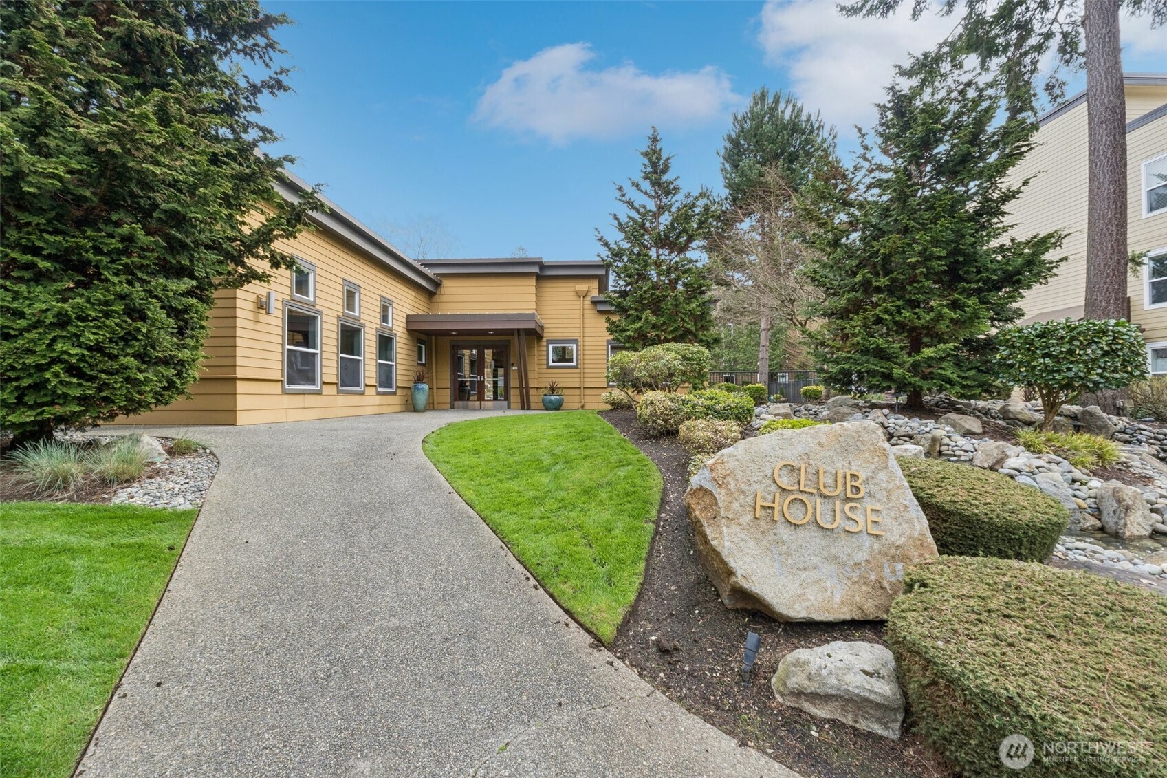 22910 90th Avenue W #B201, Edmonds, WA 98026