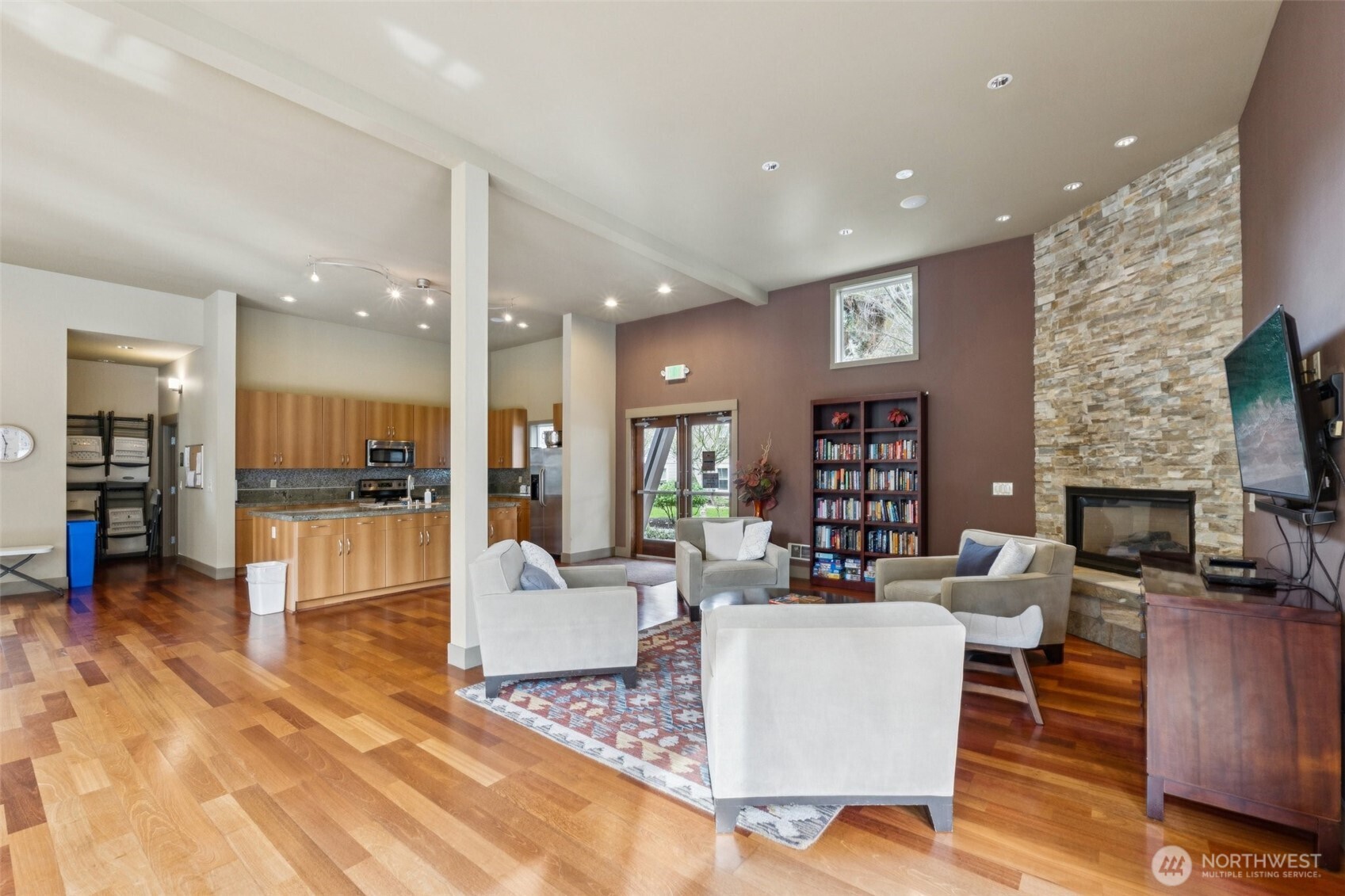 22910 90th Avenue W #B201, Edmonds, WA 98026