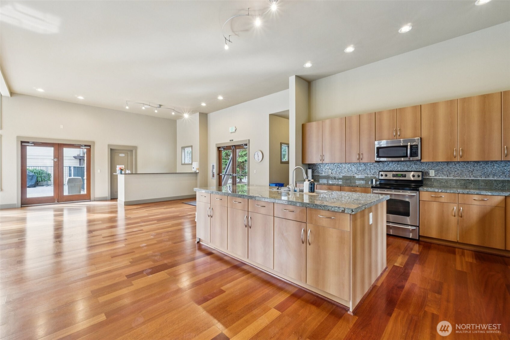 22910 90th Avenue W #B201, Edmonds, WA 98026