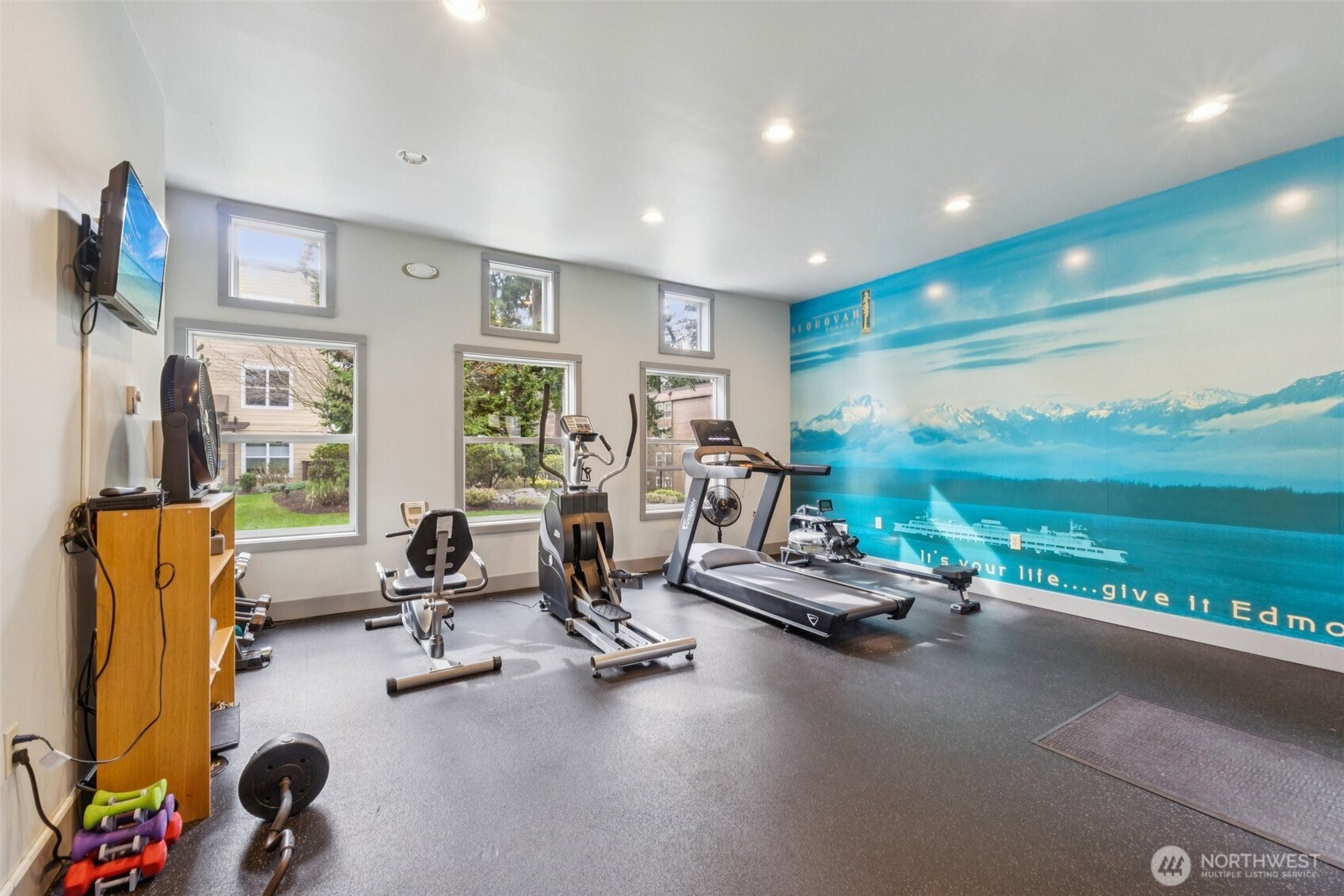 22910 90th Avenue W #B201, Edmonds, WA 98026