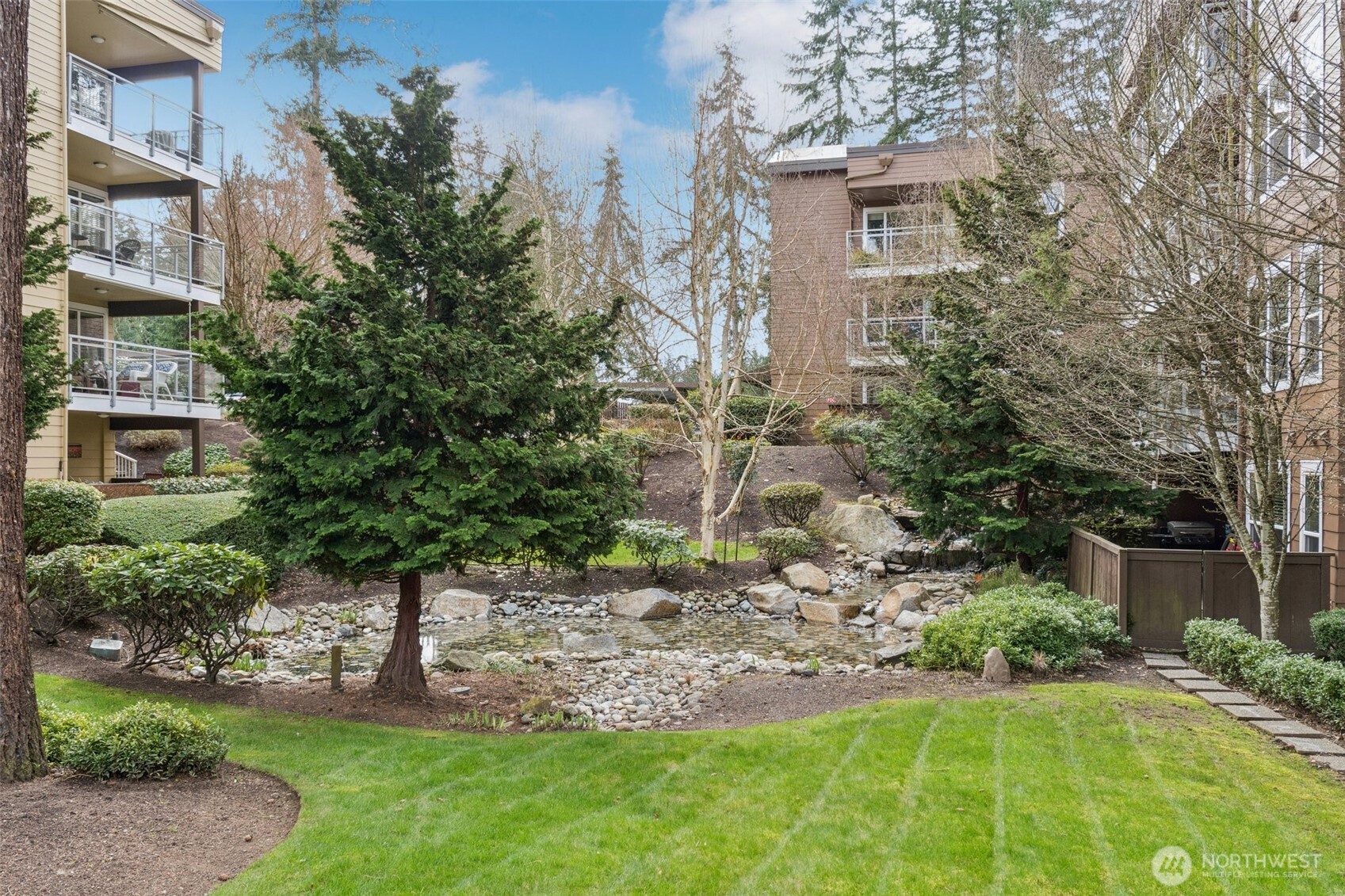 22910 90th Avenue W #B201, Edmonds, WA 98026