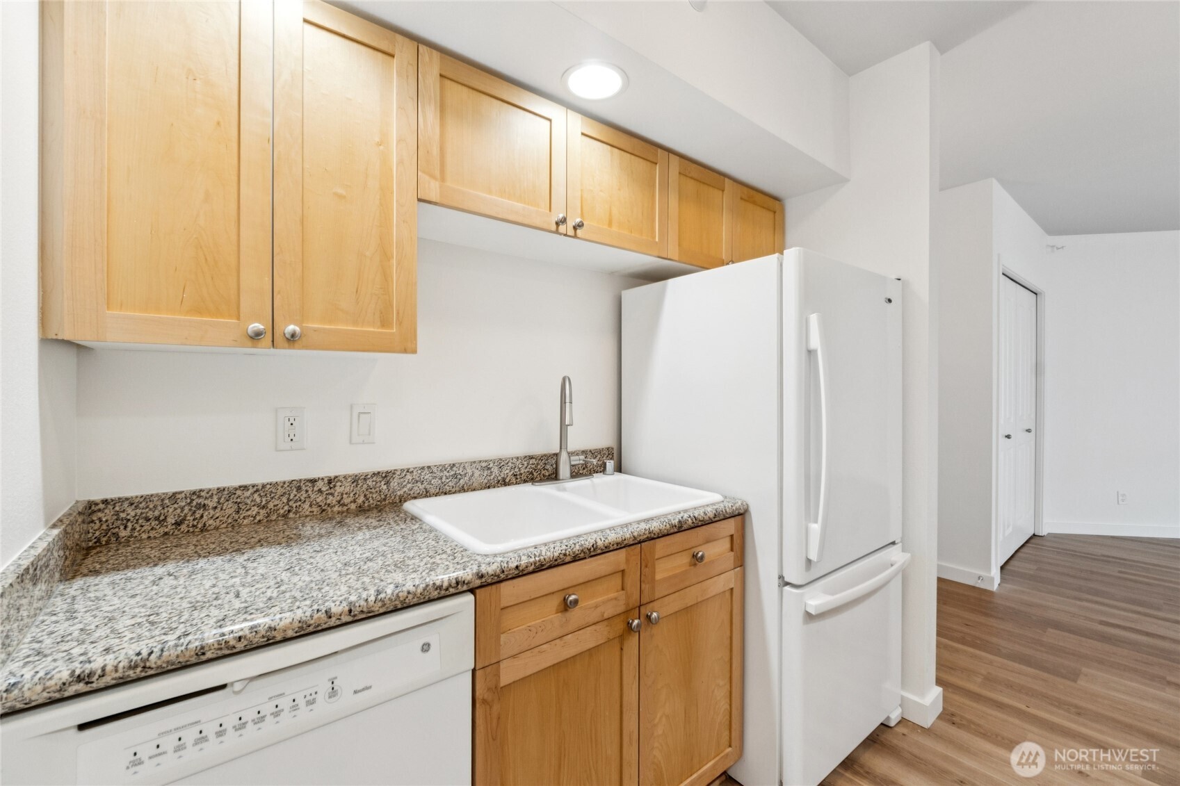 2331 42nd Avenue SW #414, Seattle, WA 98116