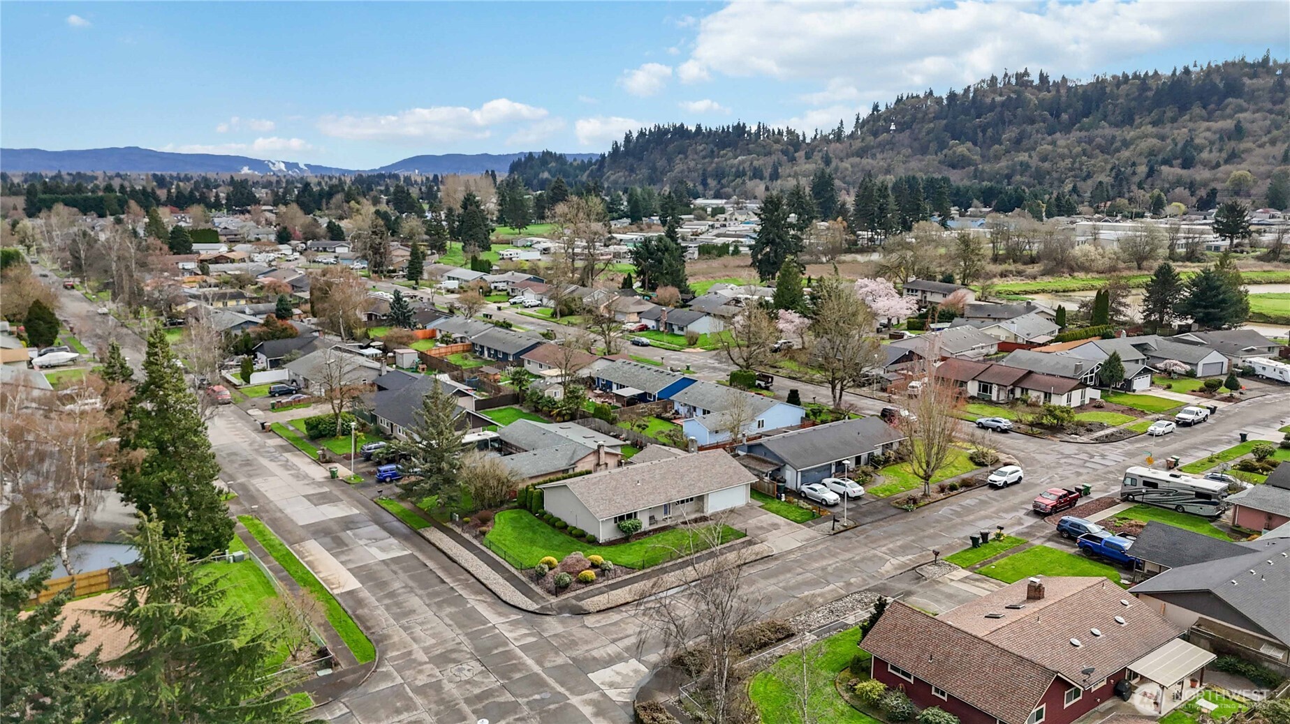 1 Independence Court , Longview, WA 98632