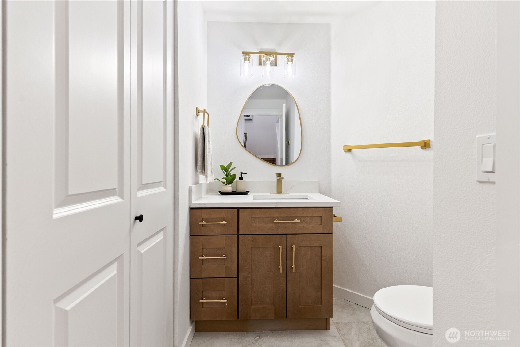 23608 55th Place S #11-1, Kent, WA 98032-3307