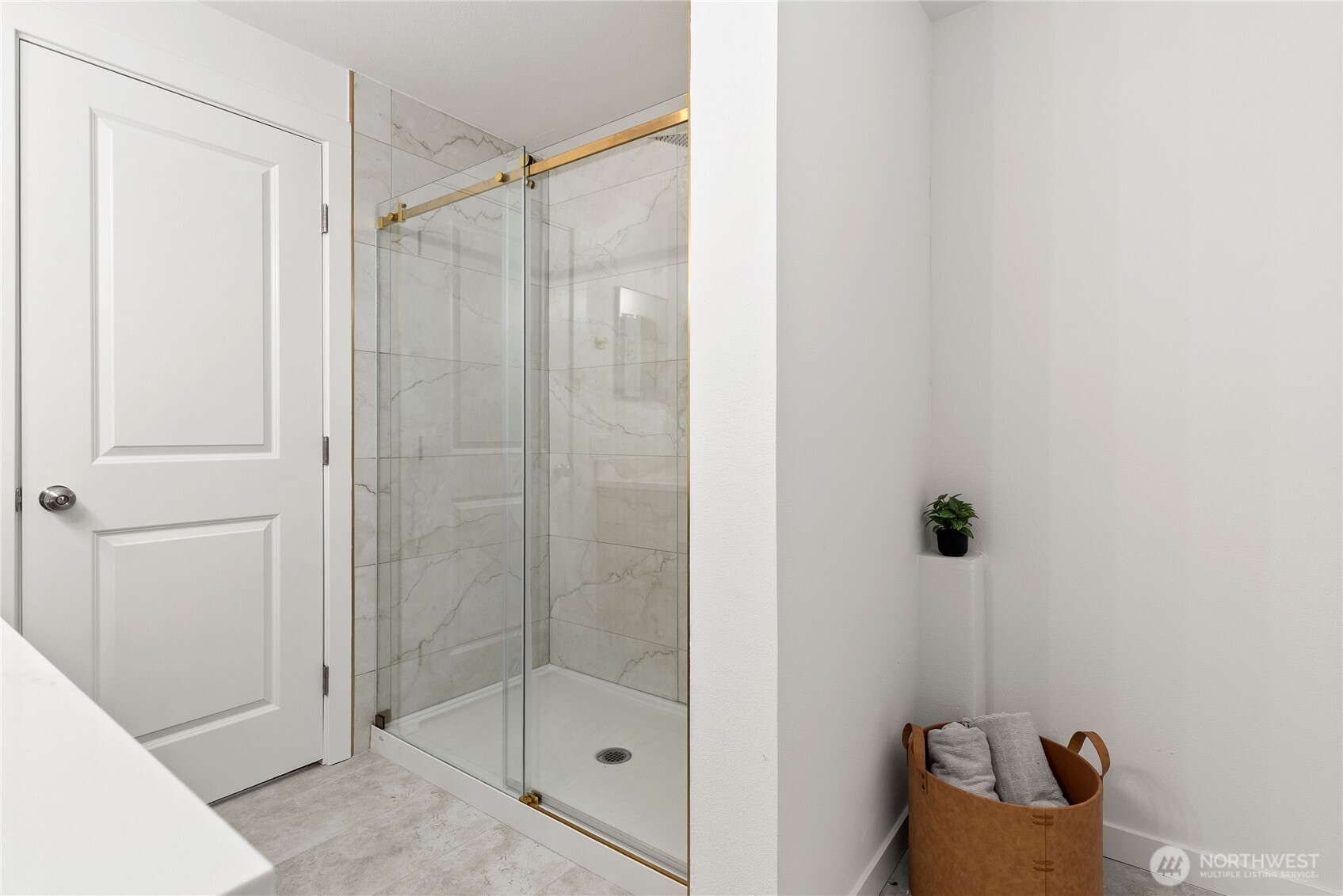 23608 55th Place S #11-1, Kent, WA 98032-3307