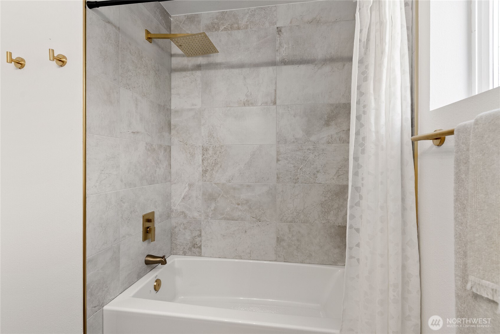 23608 55th Place S #11-1, Kent, WA 98032-3307