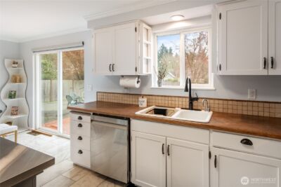 24309 47th Avenue SE, Woodinville, WA 98072 - Photo 11