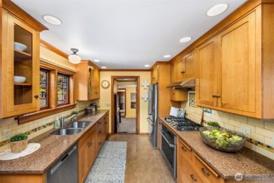 4006 NE 38th Street , Seattle, WA 98105 - Photo 20