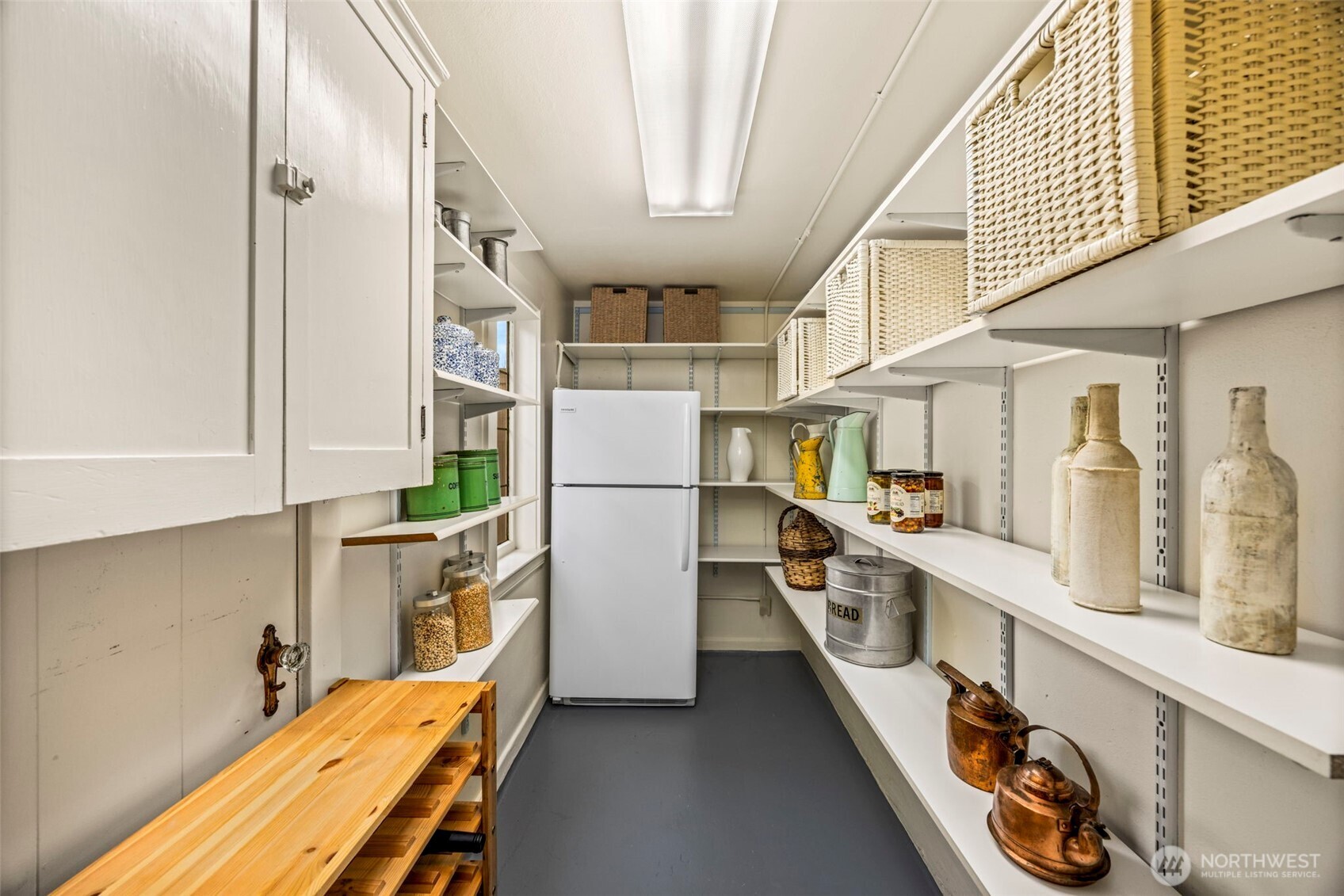 4006 NE 38th Street , Seattle, WA 98105