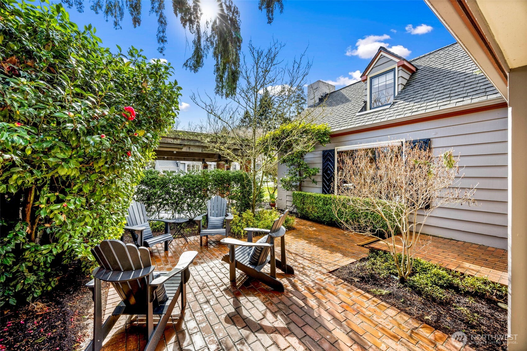 4006 NE 38th Street , Seattle, WA 98105