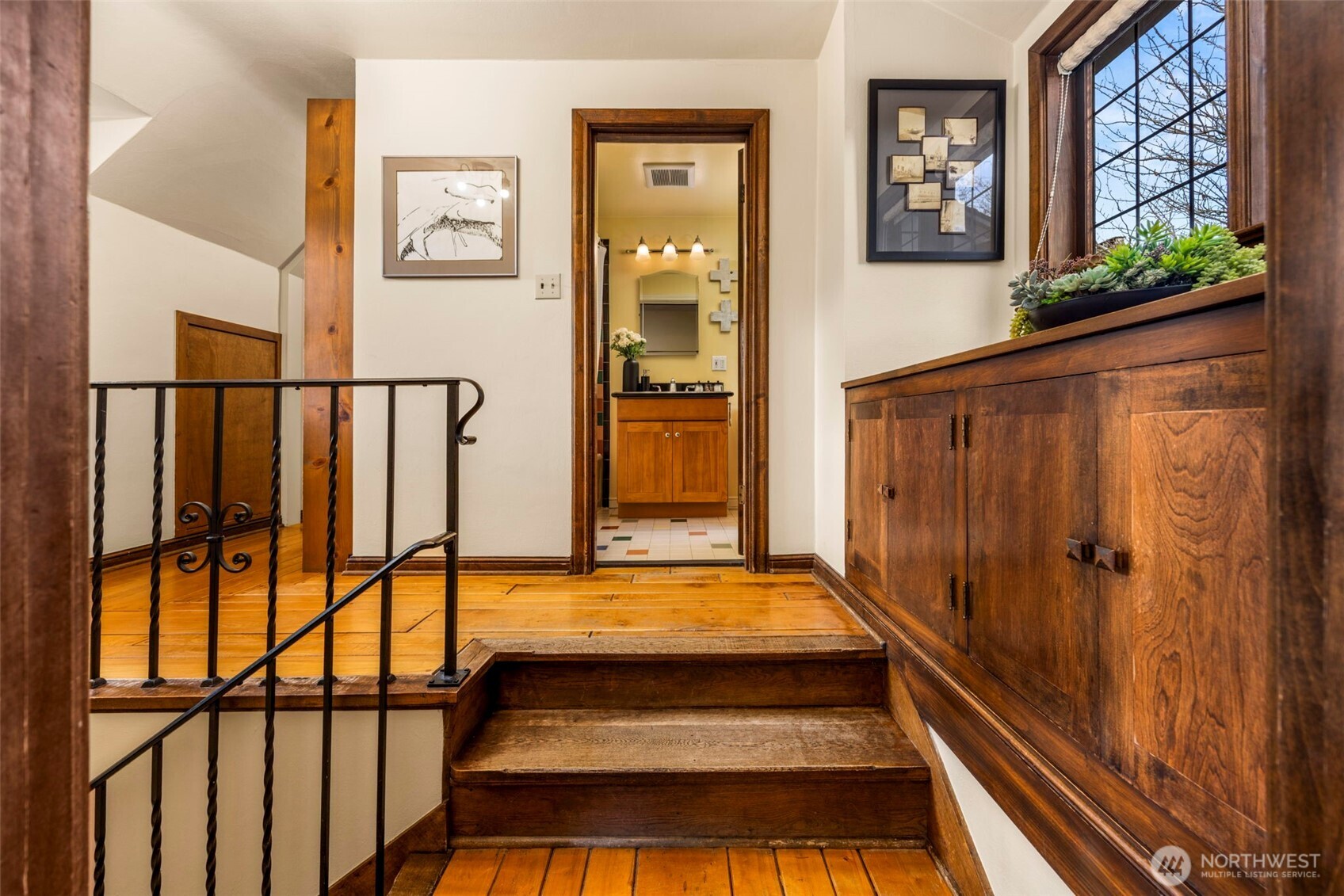 4006 NE 38th Street , Seattle, WA 98105