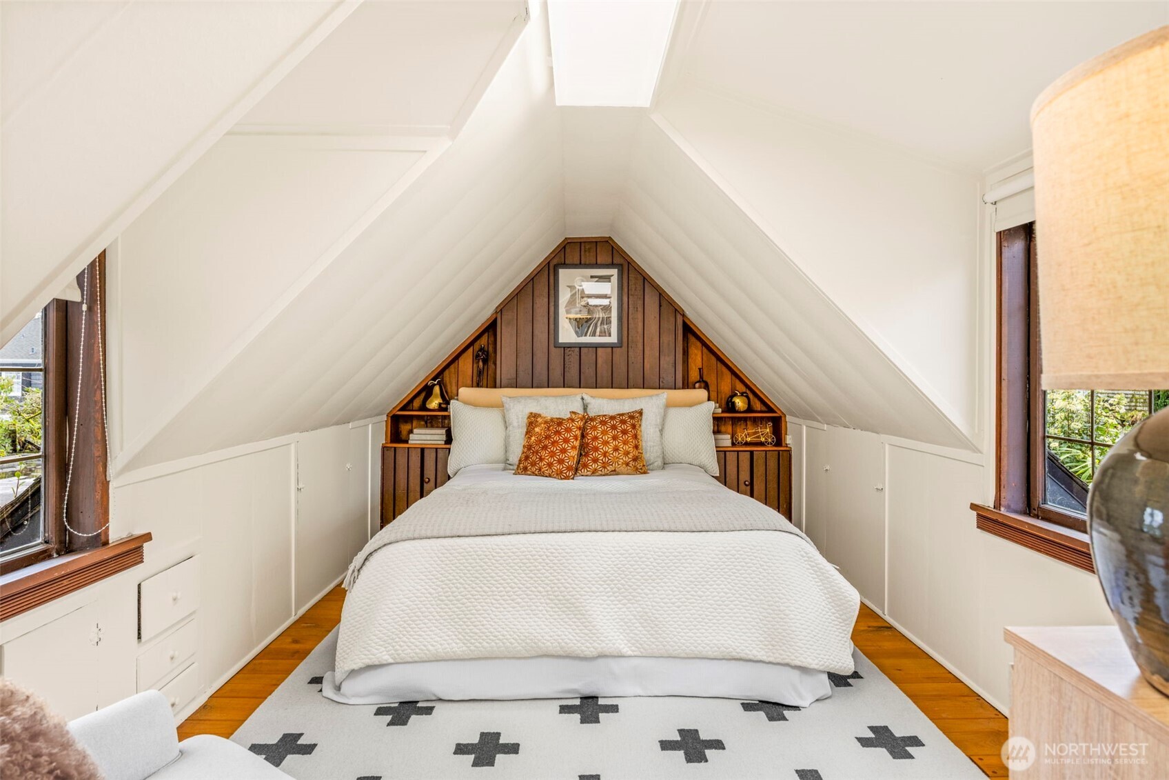 4006 NE 38th Street , Seattle, WA 98105