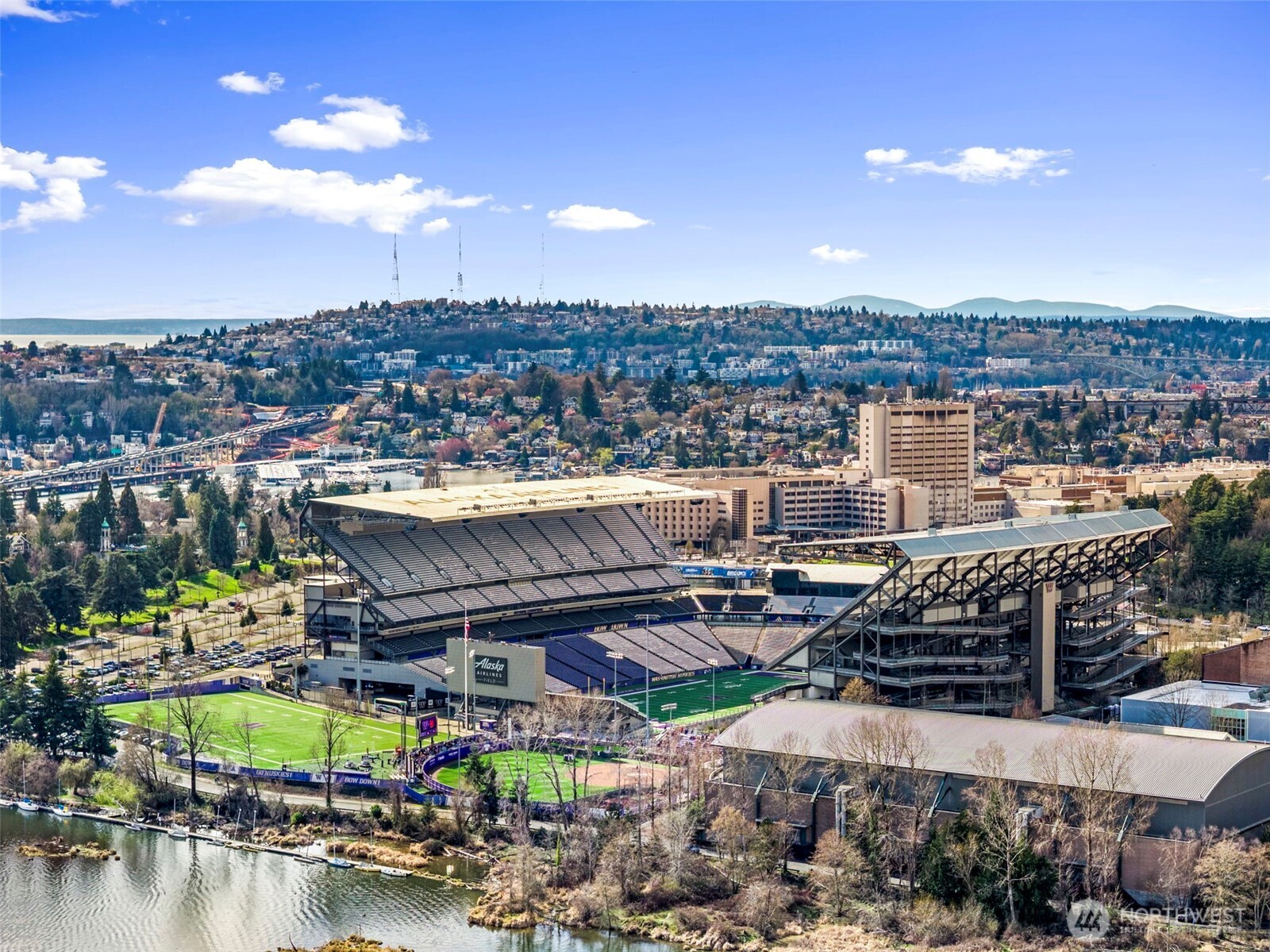 4006 NE 38th Street , Seattle, WA 98105