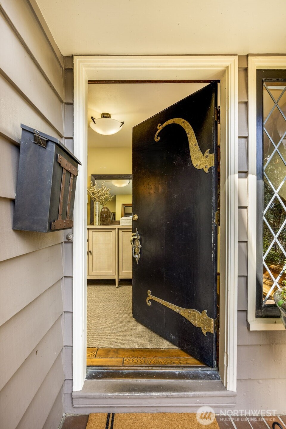 4006 NE 38th Street , Seattle, WA 98105