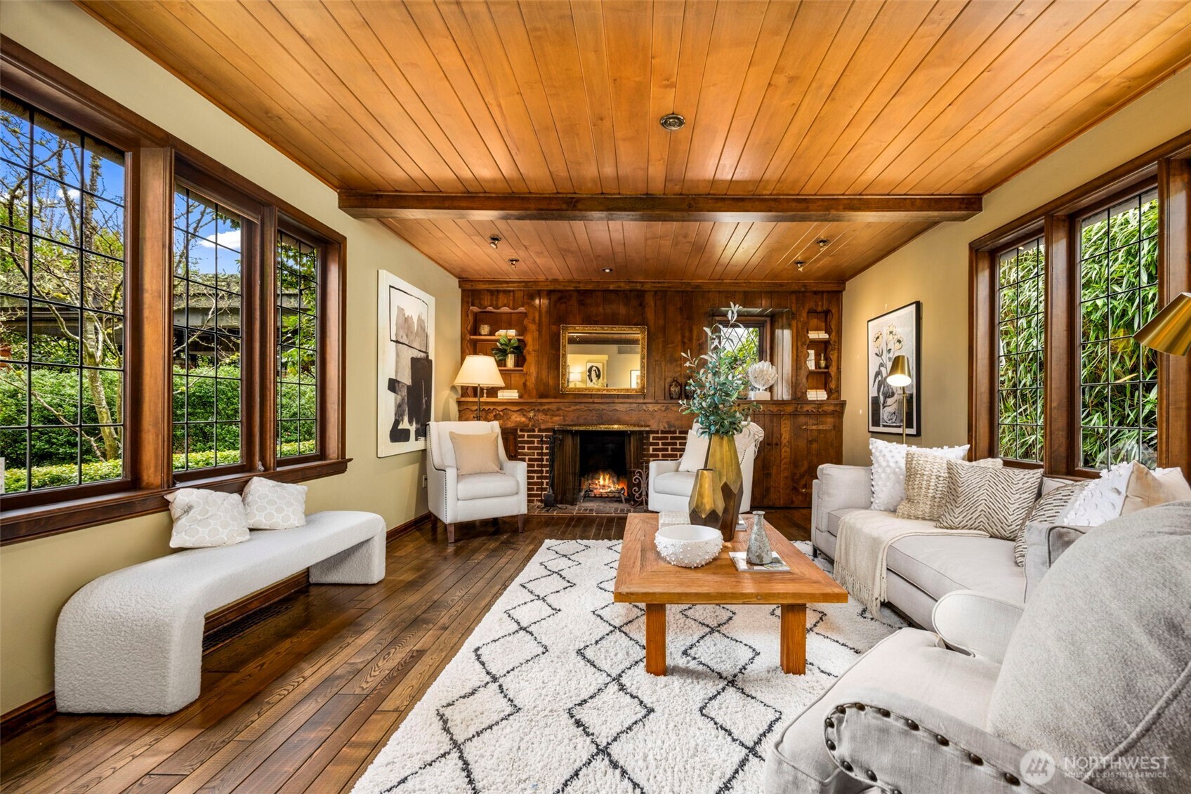 4006 NE 38th Street , Seattle, WA 98105