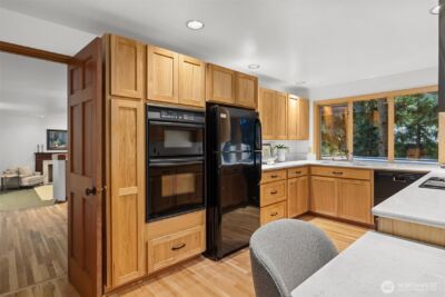13619 NE 28th Street , Bellevue, WA 98005 - Photo 11