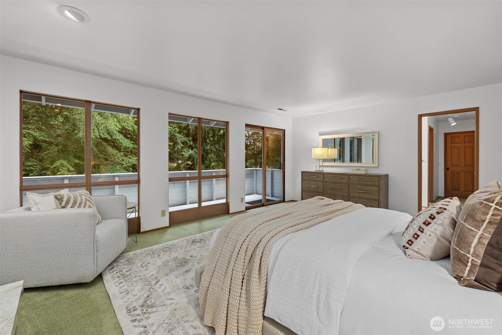 13619 NE 28th Street , Bellevue, WA 98005