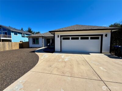 354 Sand Dune Avenue NW, Ocean Shores, WA 98569