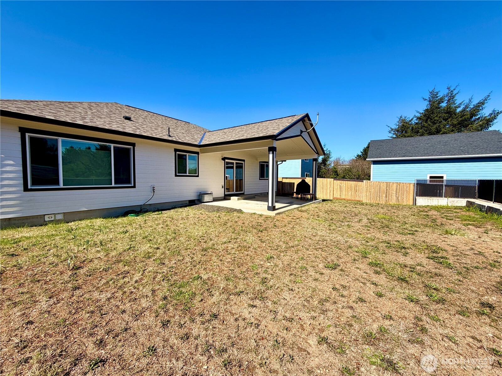354 Sand Dune Avenue NW, Ocean Shores, WA 98569