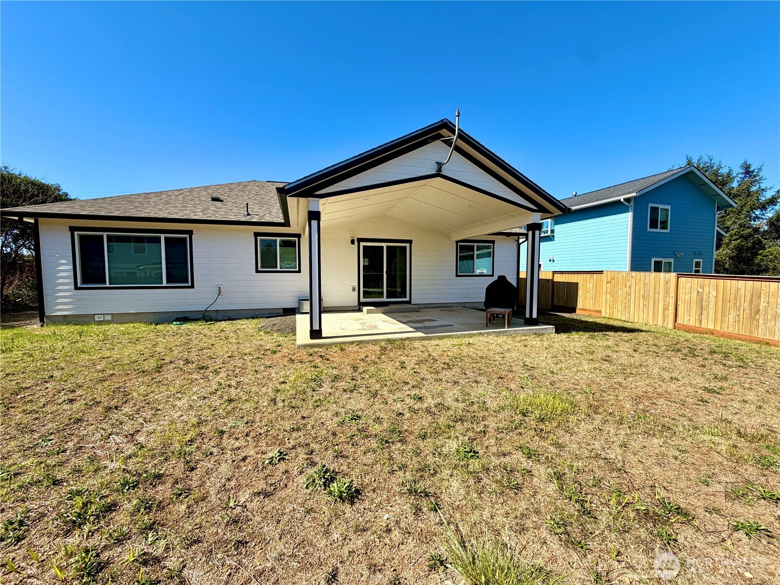 354 Sand Dune Avenue NW, Ocean Shores, WA 98569