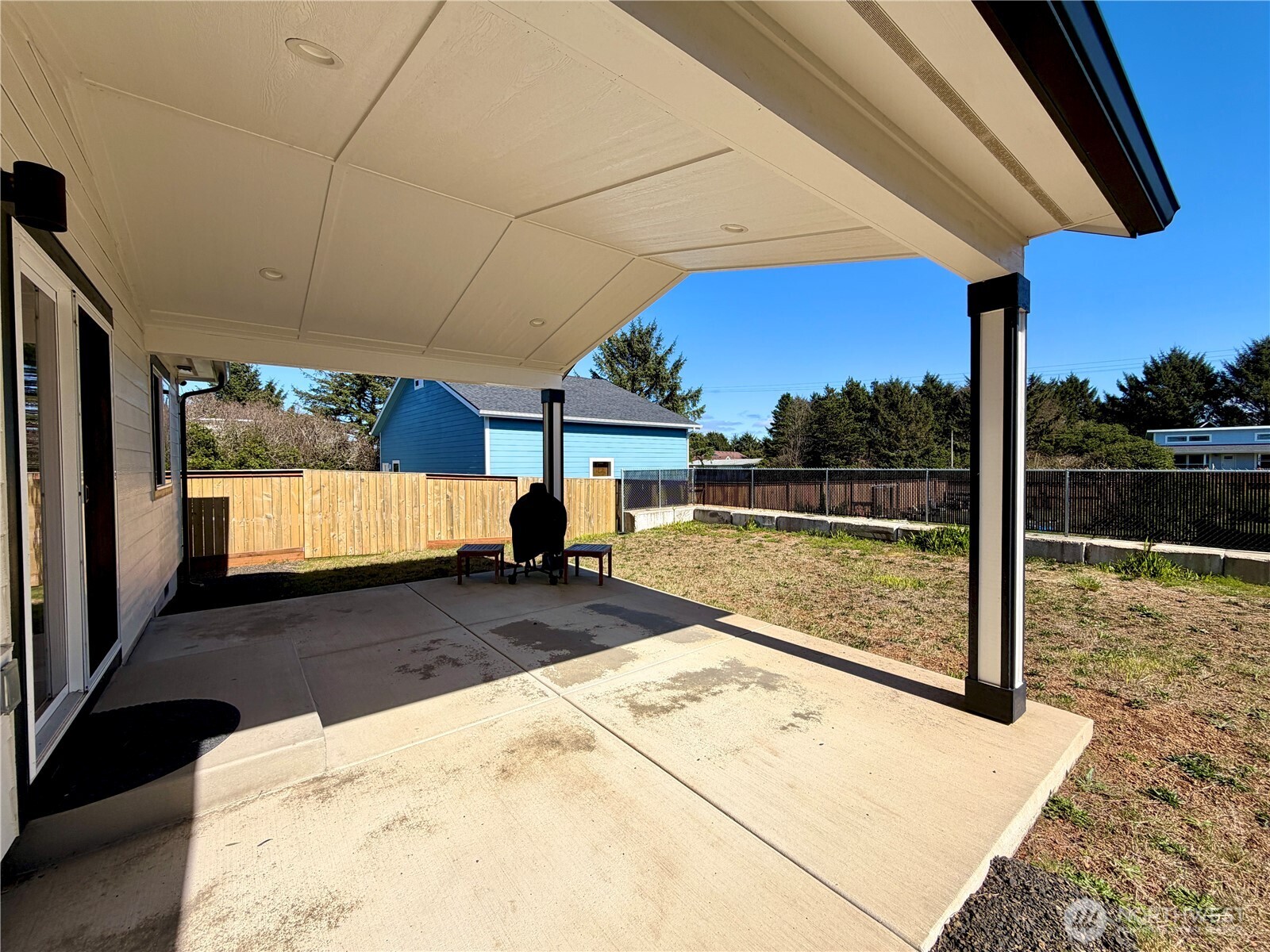 354 Sand Dune Avenue NW, Ocean Shores, WA 98569