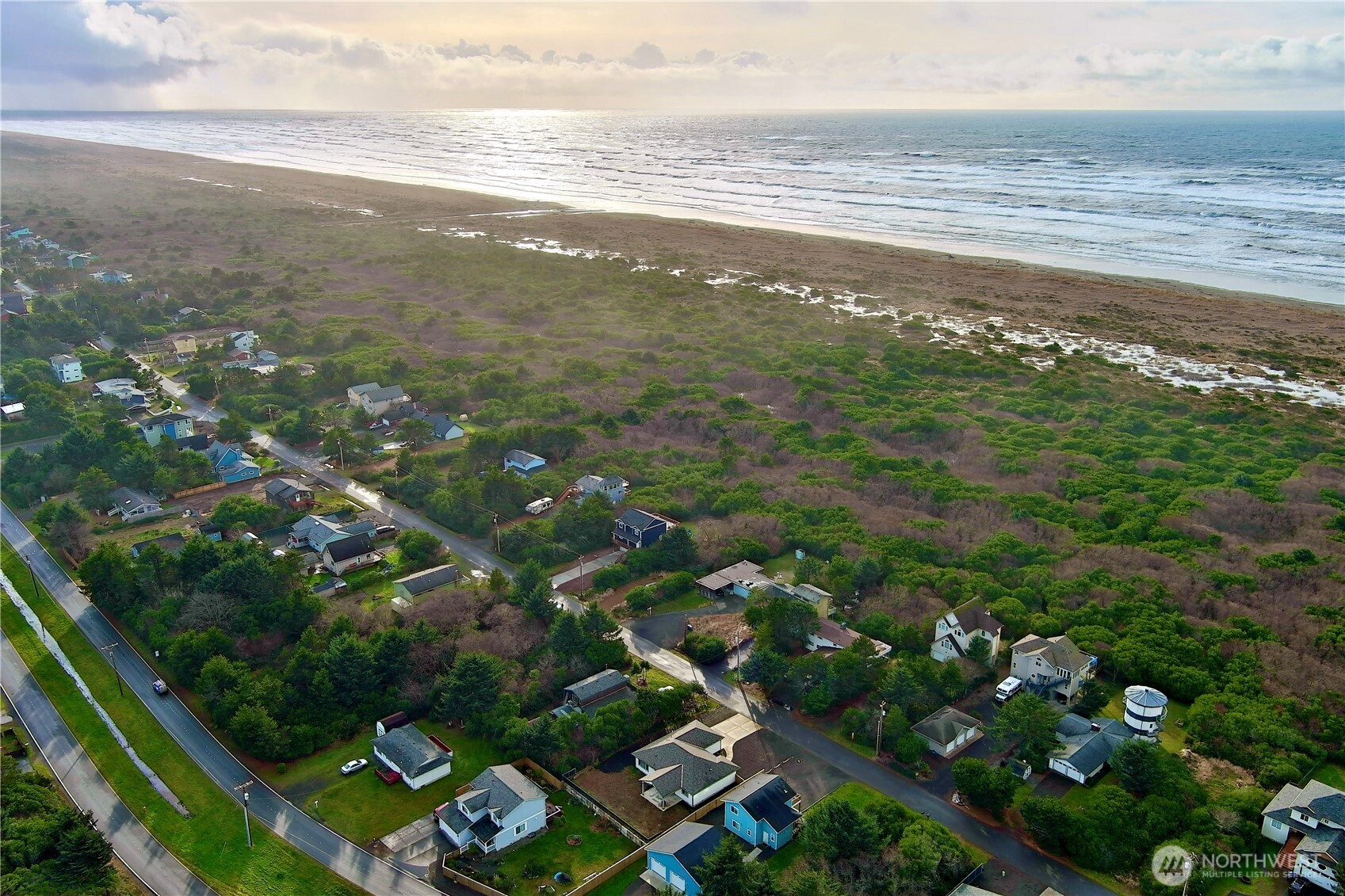 354 Sand Dune Avenue NW, Ocean Shores, WA 98569
