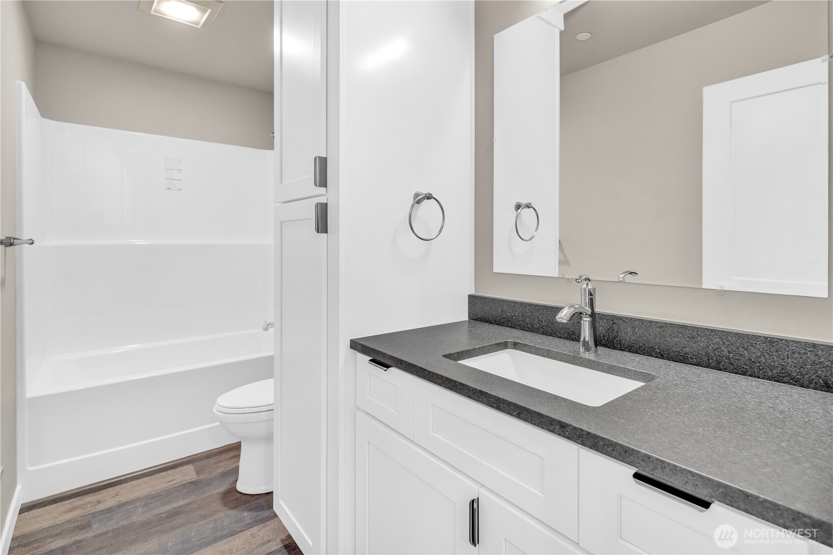 25212 138th Place SE, Kent, WA 98042