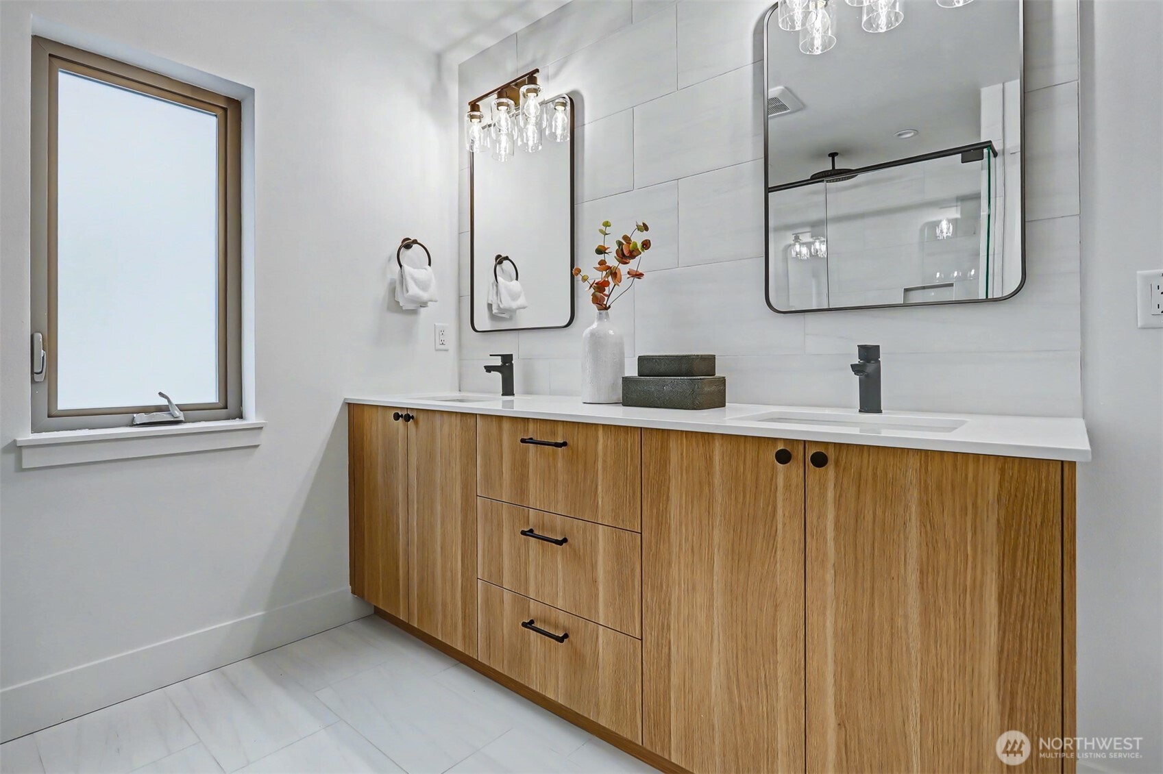 11251 108th Avenue NE, Kirkland, WA 98033