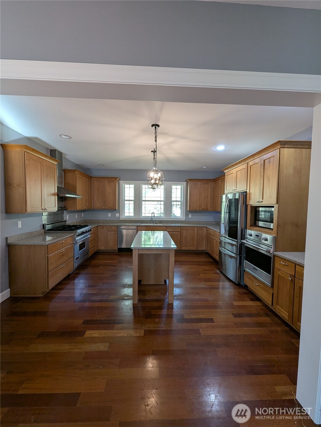 2300 NE Solar View Court , Poulsbo, WA 98370