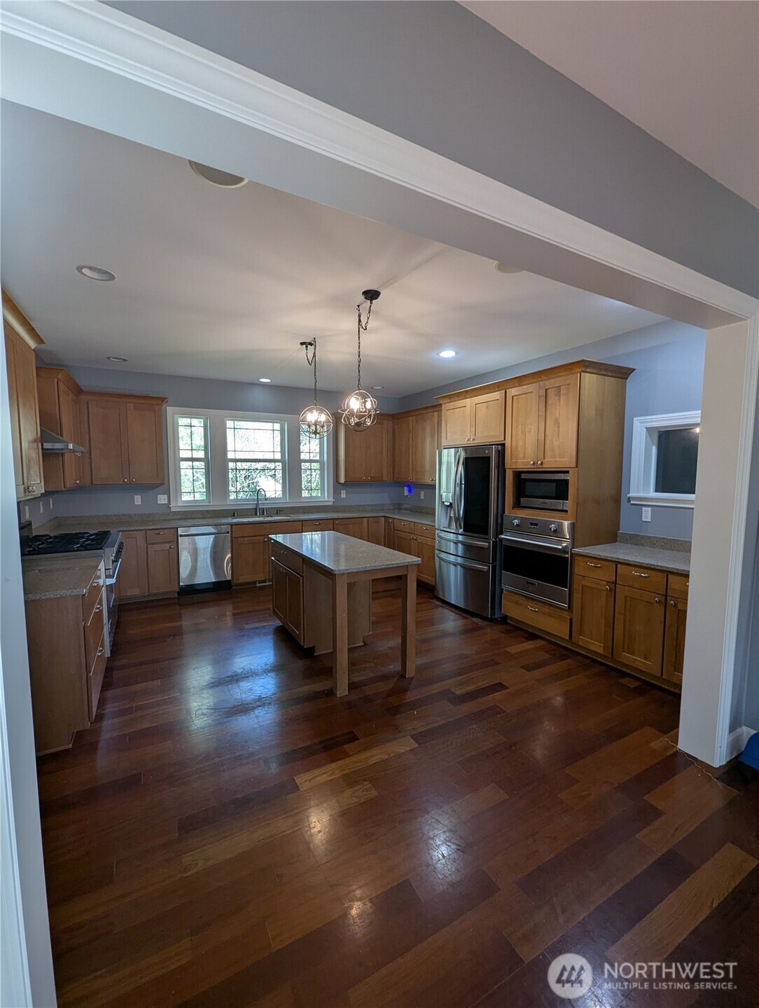 2300 NE Solar View Court , Poulsbo, WA 98370