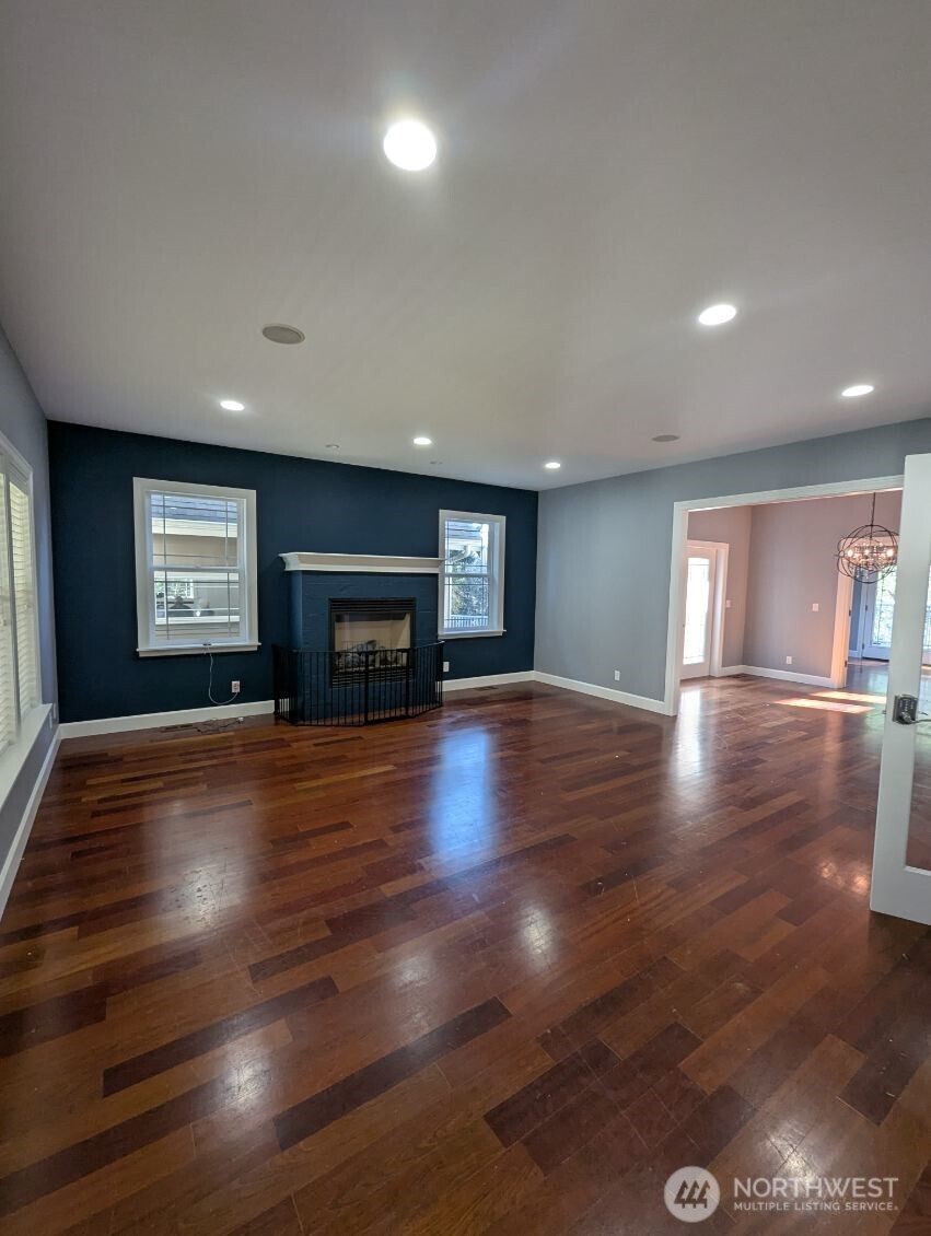 2300 NE Solar View Court , Poulsbo, WA 98370