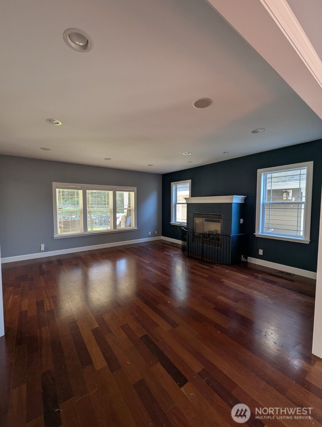 2300 NE Solar View Court , Poulsbo, WA 98370