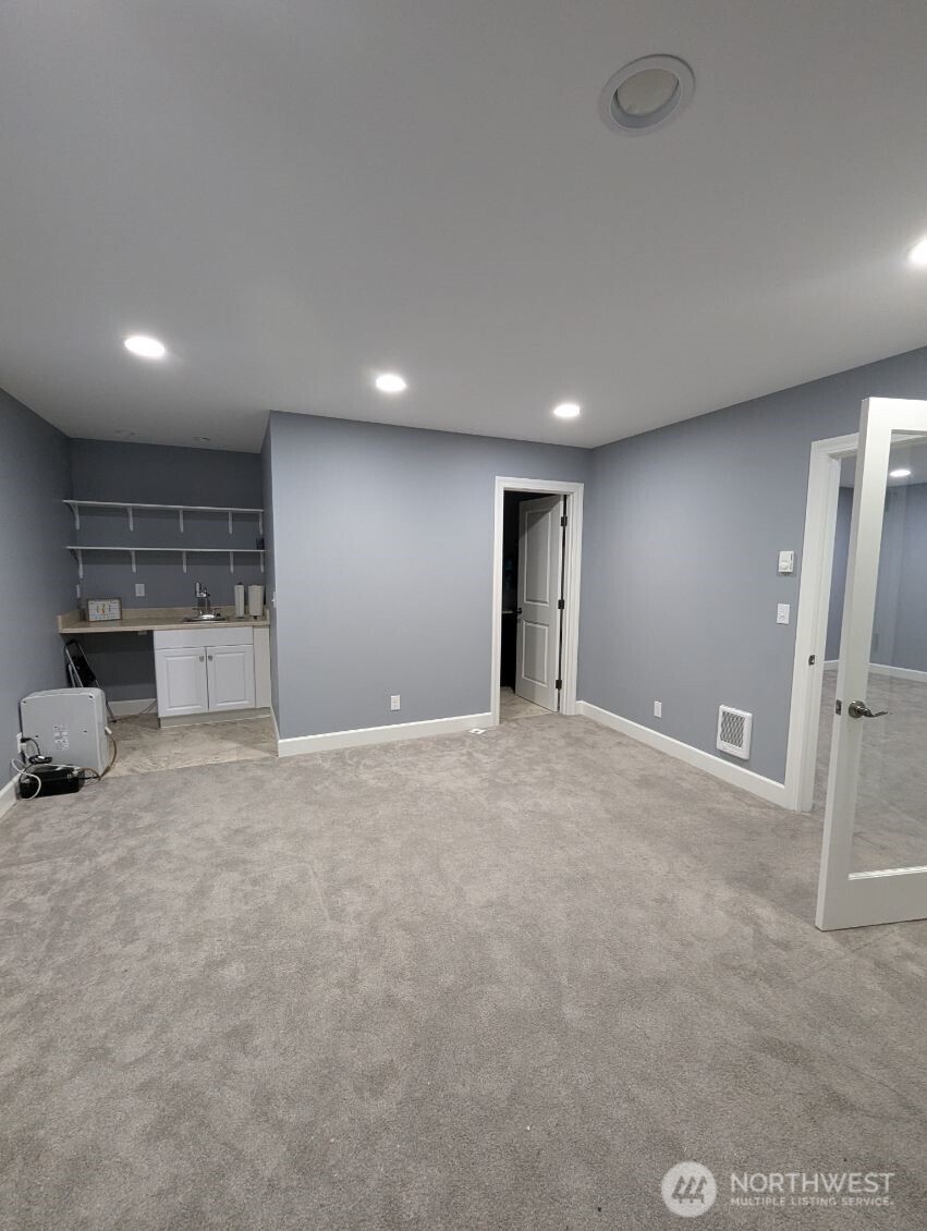 2300 NE Solar View Court , Poulsbo, WA 98370