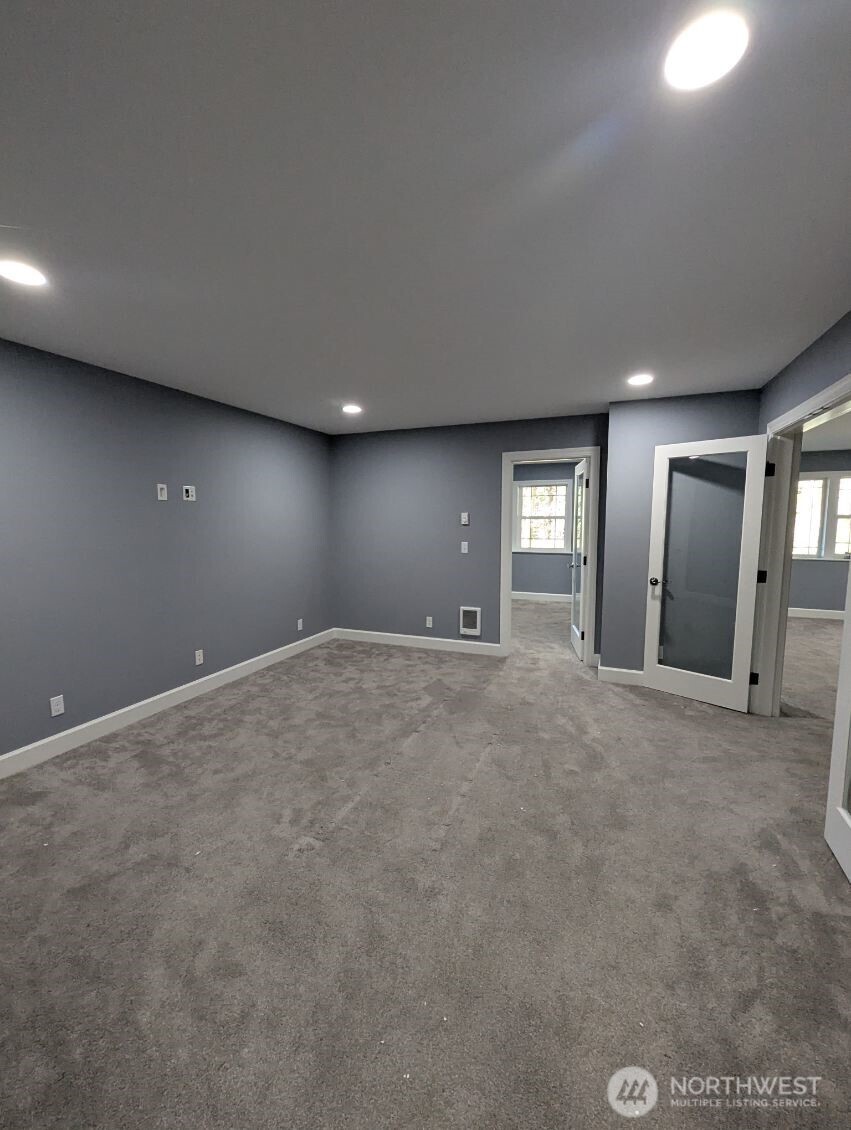 2300 NE Solar View Court , Poulsbo, WA 98370