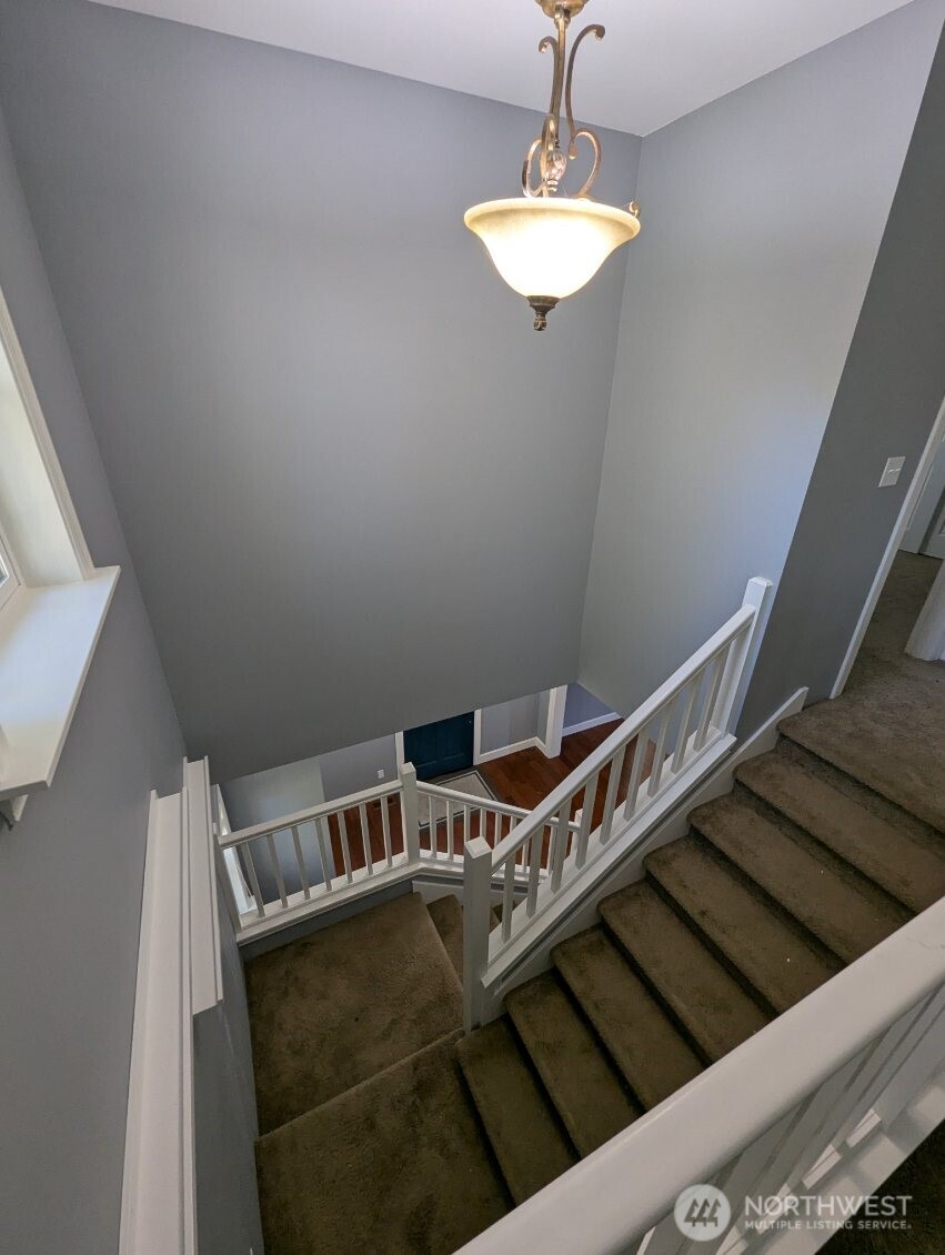 2300 NE Solar View Court , Poulsbo, WA 98370