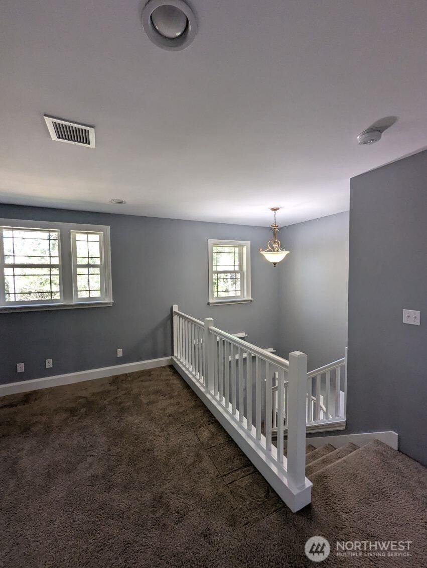 2300 NE Solar View Court , Poulsbo, WA 98370