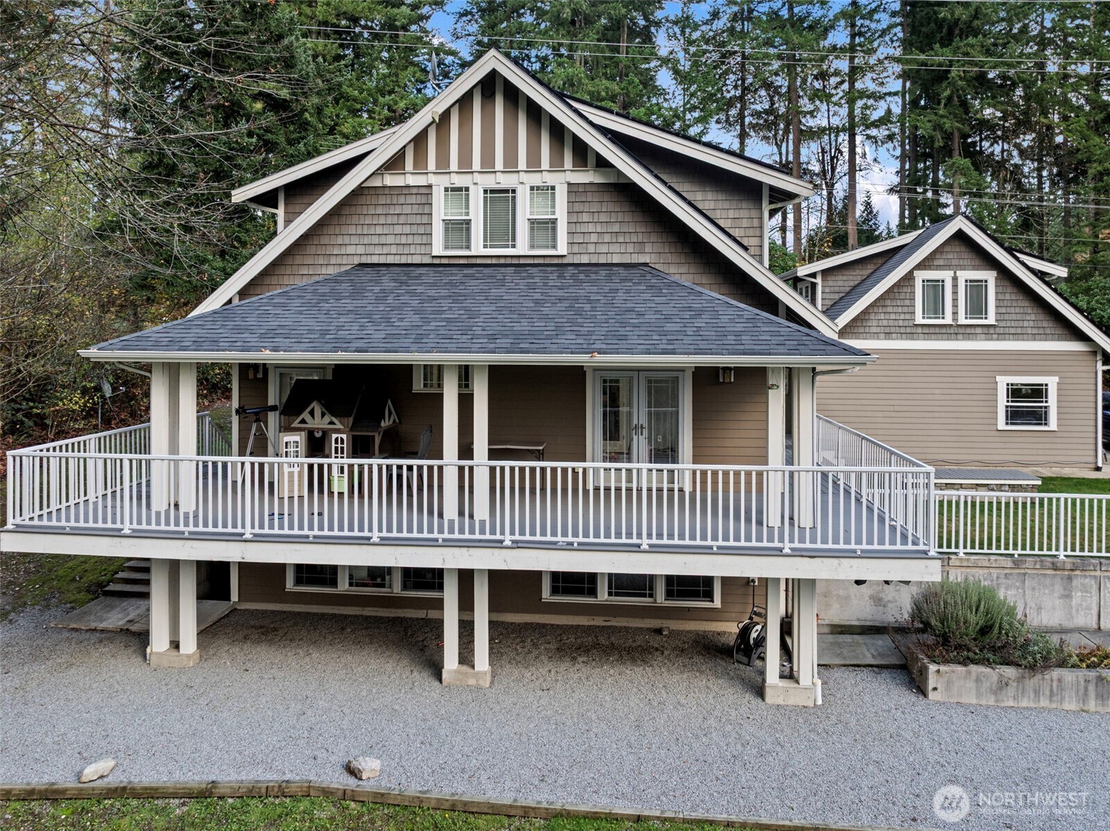 2300 NE Solar View Court , Poulsbo, WA 98370