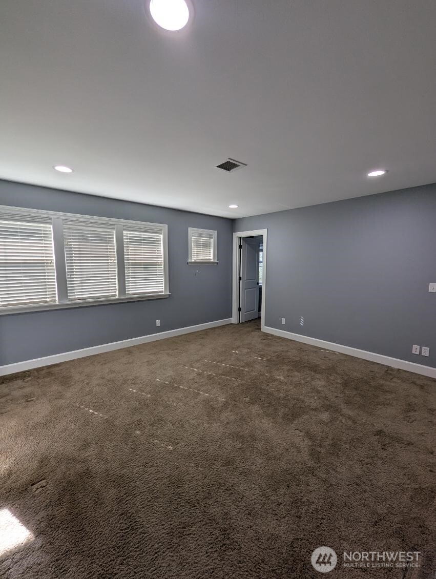 2300 NE Solar View Court , Poulsbo, WA 98370